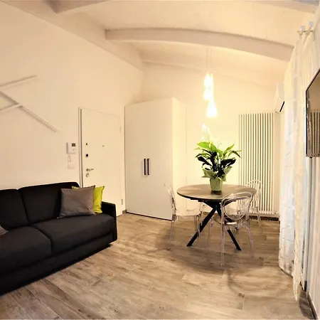 Elegant Luxury Flat Above 